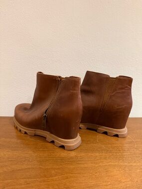Sorel Brown Leather Wedge Ankle Boots with Side Zip
